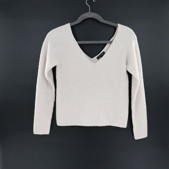 Banana Republic Yak Hair Wool Sweater Womens L Cream Quiet Luxury Classic NWT - Picture 5 of 15